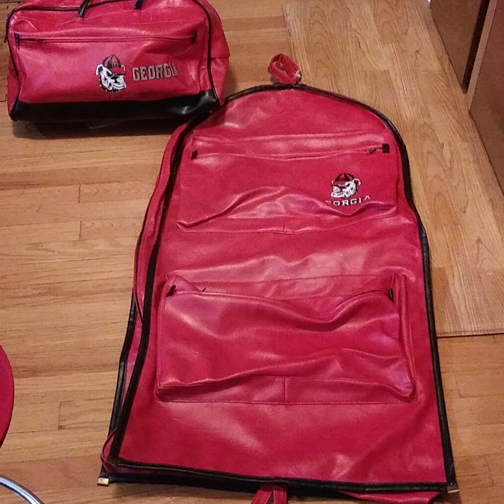 U.G.A.  BULLDOGS LUGGAGE